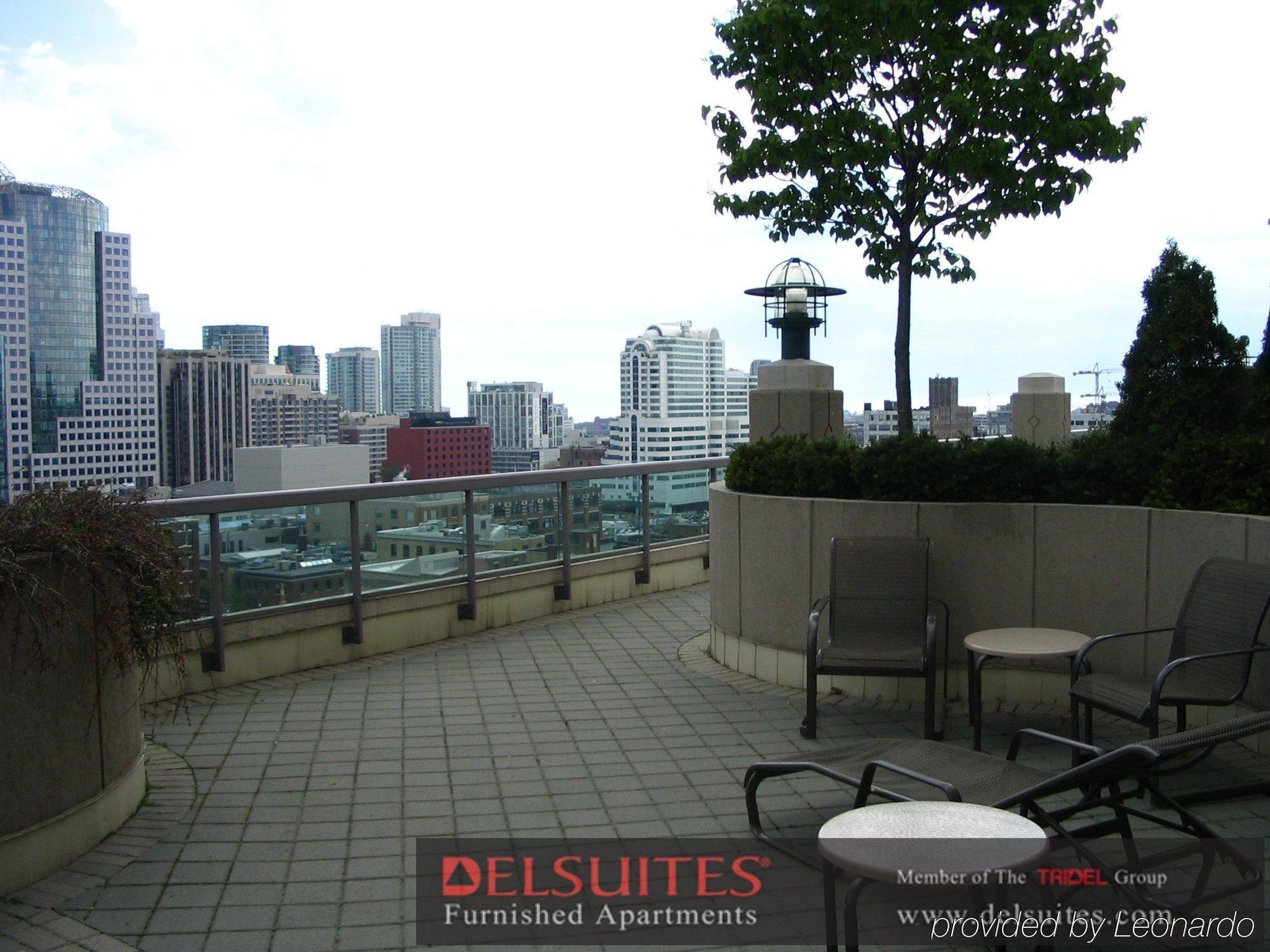 Toronto Luxury Accommodations - Qwest Exterior photo