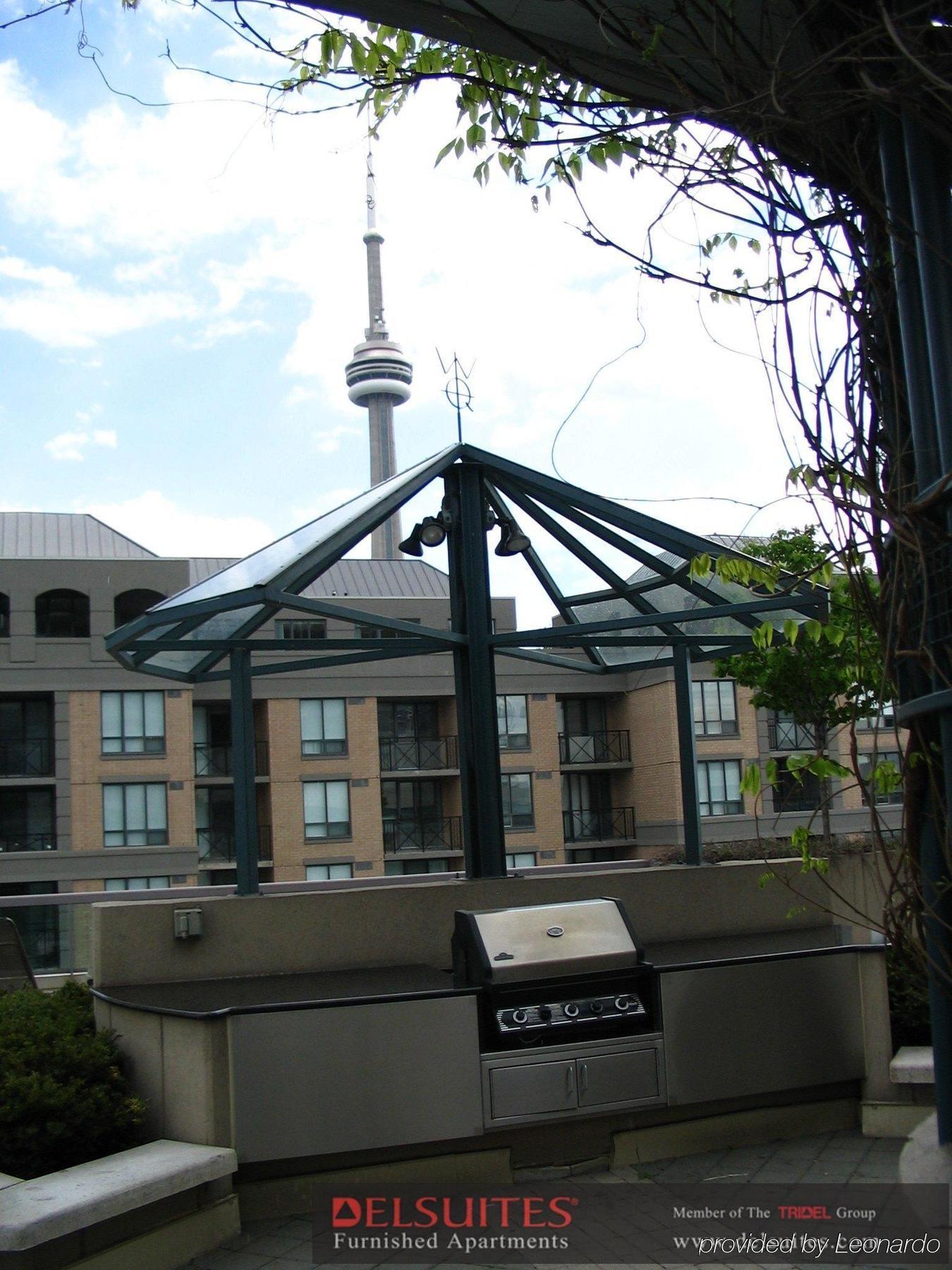 Toronto Luxury Accommodations - Qwest Exterior photo